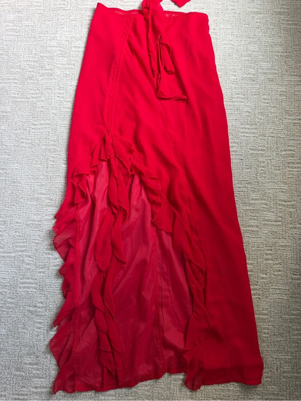 PrettyLittleThing Red Strapless Ruffle Set - Picture 2 of 7
